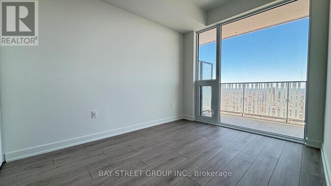 Photo - 1 Fairview Rd E Unit 2013