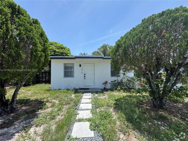 Building Photo - 370 NW 15th Ct Rental