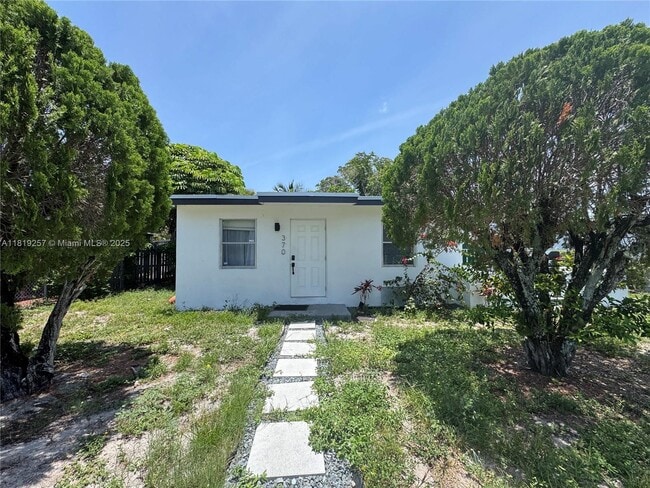 Building Photo - 370 NW 15th Ct Rental