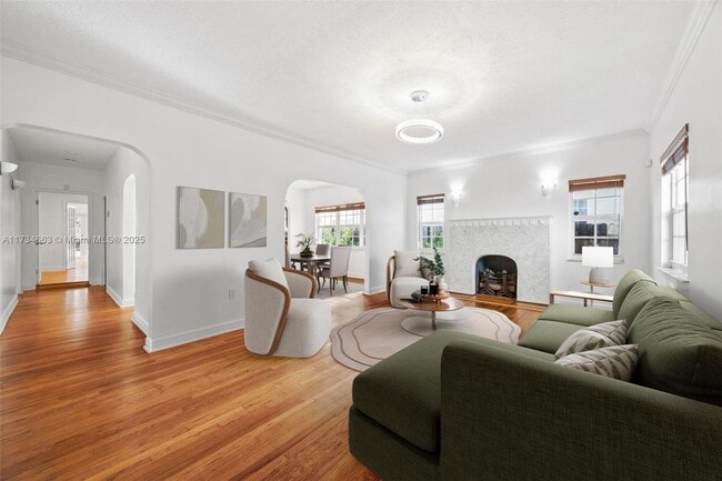 Photo - 2410 Swanson Ave