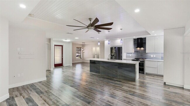 Photo - 3525 Riviera Dr