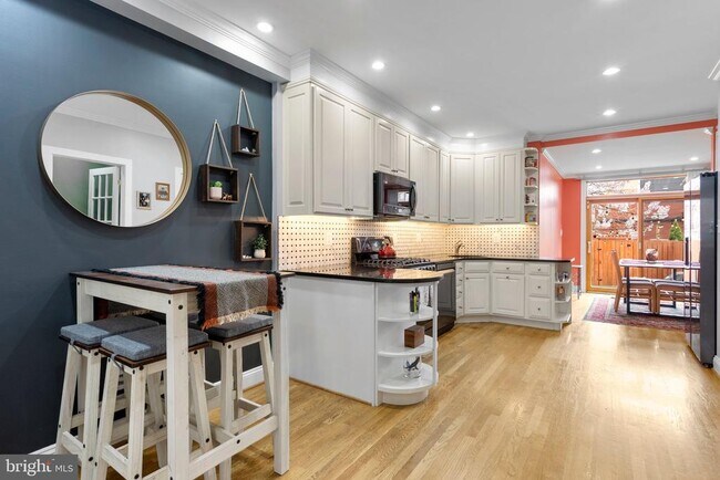 Photo - 1417 1st St NW