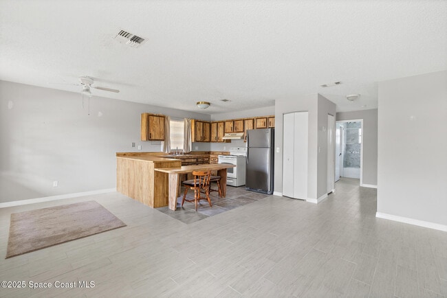 Photo - 1712 Stewart Pl