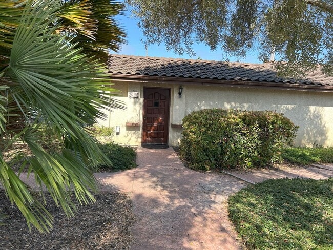 Building Photo - Short-Term Fully Furnished Rental – Available Now!