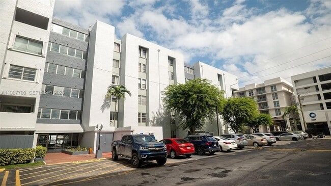 Building Photo - 750 NW 43rd Ave Unit 308