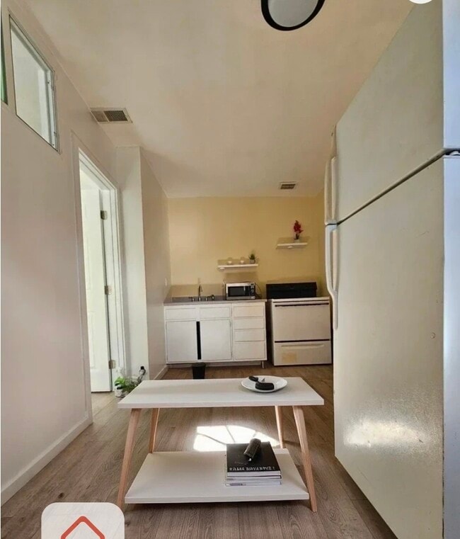 Photo - 6251 Canby Ave Unit Guesthouse