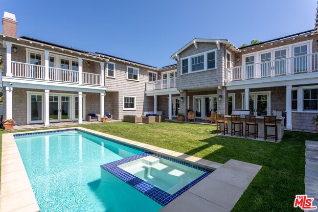 Building Photo - 550 San Juan Ave