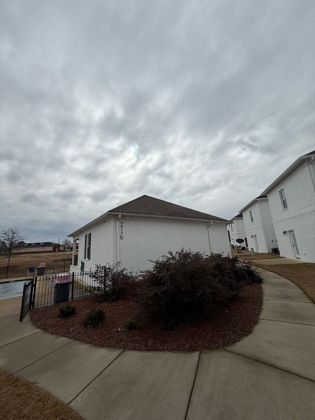 Building Photo - Park West