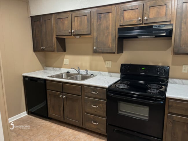 Photo - Pekin Apartments: Water, Sewer, & Electric Included!