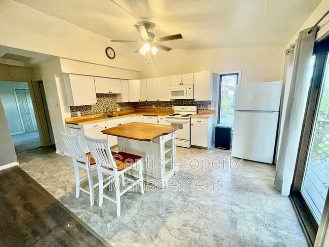Photo - 1302 Airport Rd