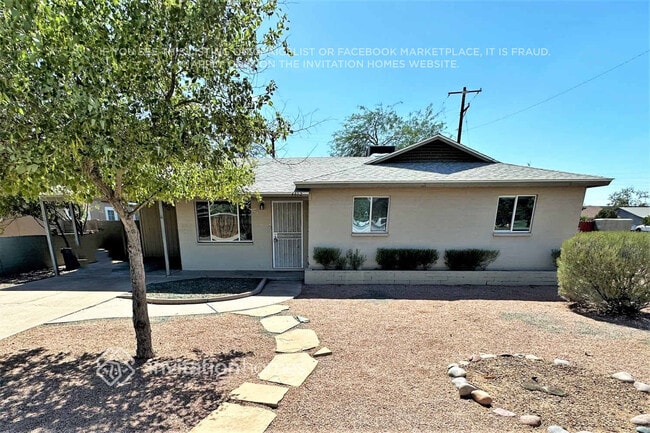 Building Photo - 4402 S Park Dr
