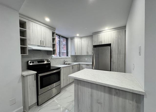 Photo - 720 Av. Marin