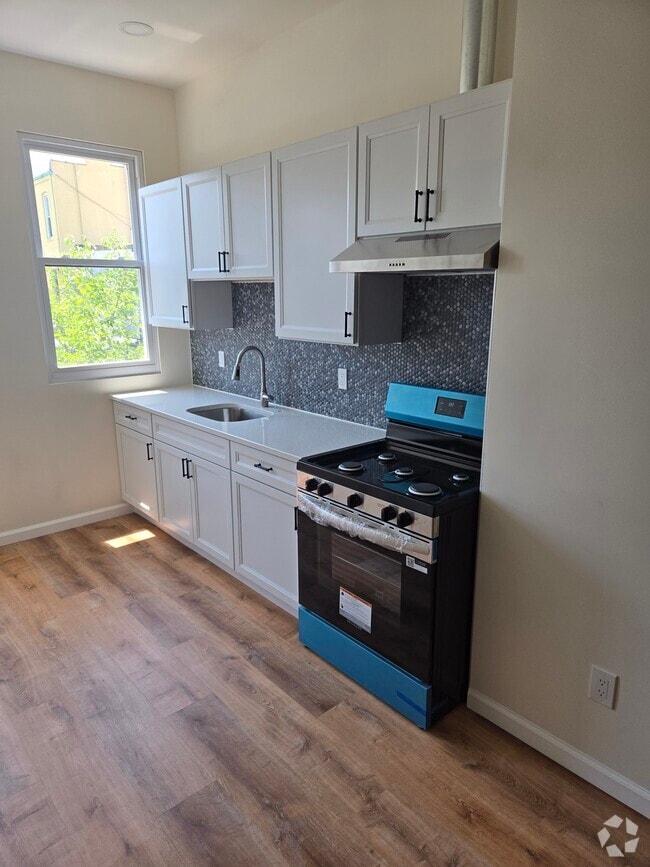 Building Photo - 5914 Palmetto St Unit 2R Rental