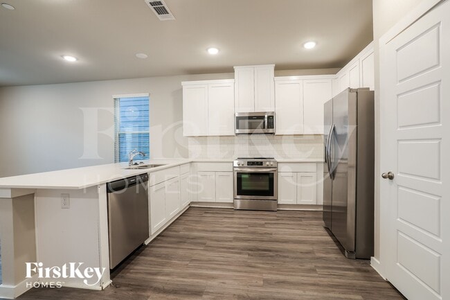 Photo - 18519 Centro Row