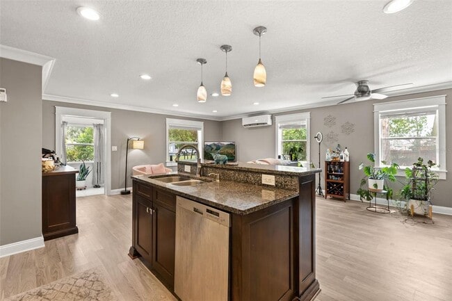 Photo - 2120 Murdock Blvd