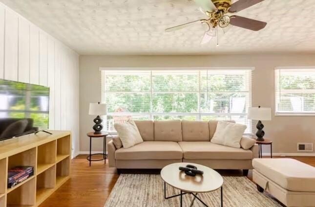 Photo - 845 Valley Brook Rd