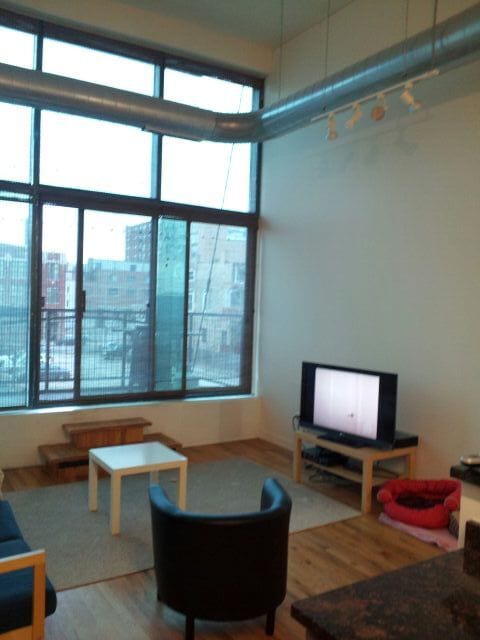 private balcony - 1224 W Van Buren St Unit 216