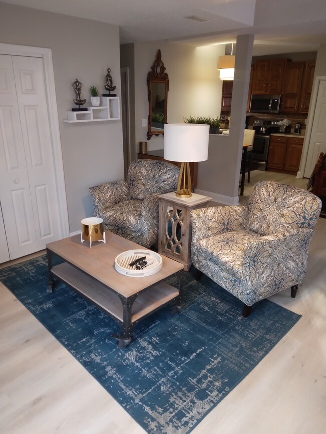 Photo - 906 Bitterfield Dr Unit Executive furnished Apt