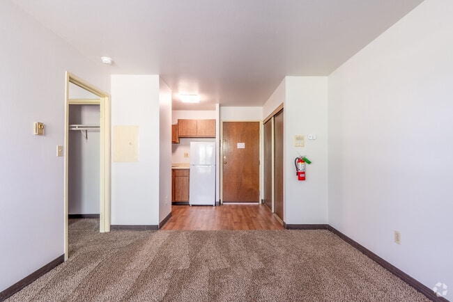 1BR, 1BA - 750SF - Living Room - Lake Forest Apartments - 62+ Senior Housing