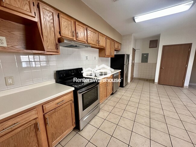 Building Photo - 918 17th Ave SE Rental