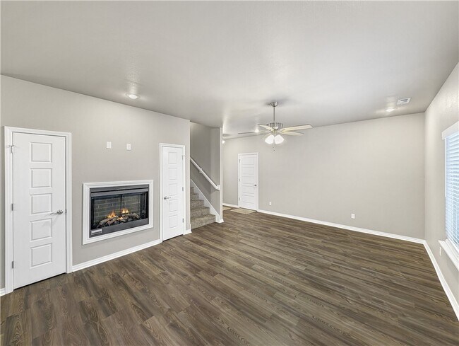 Photo - 195 E 2nd St