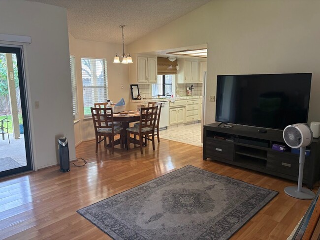 Photo - 4062 Glendale Ct