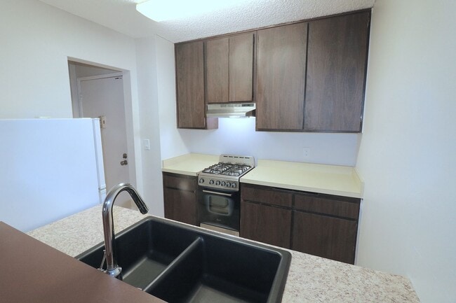 Photo - 3rd floor studio in Mission Valley! Beautiful vinyl flooring throughout/ 1 Prkg Space/ Mission Va... Unidad E329