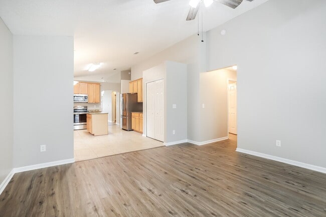 Photo - 952 Silver Spring Ct
