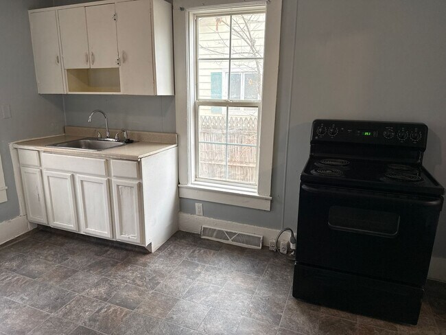 Photo - 2151 S 16th St