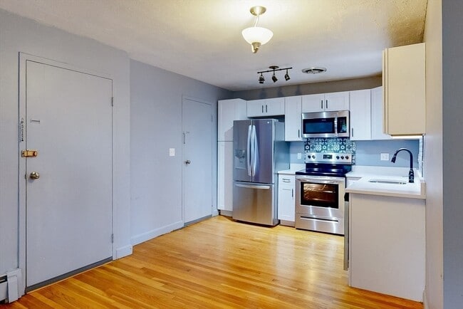 Building Photo - 1105 Lexington St Unit 7 Rental