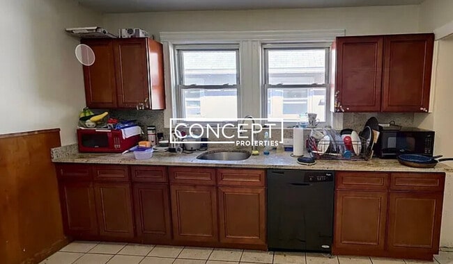 Building Photo - 785 Washington St Unit 1B