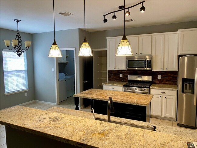 Building Photo - 2827 Mustang Hill Ln