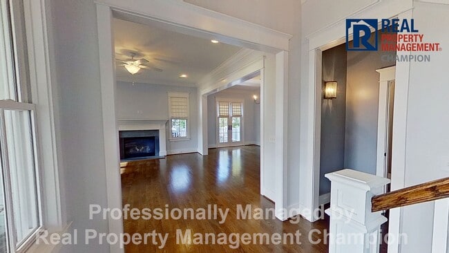 Photo - Exquisite Executive Home in Autumn Hall