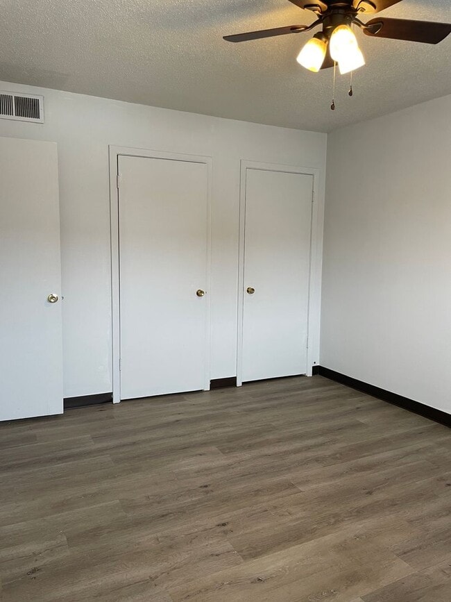 Photo - Knollridge Garden Apartments