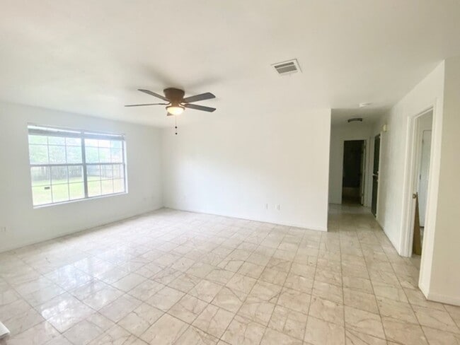 Photo - 3 bedroom home with a large backyard in Harker Heights!