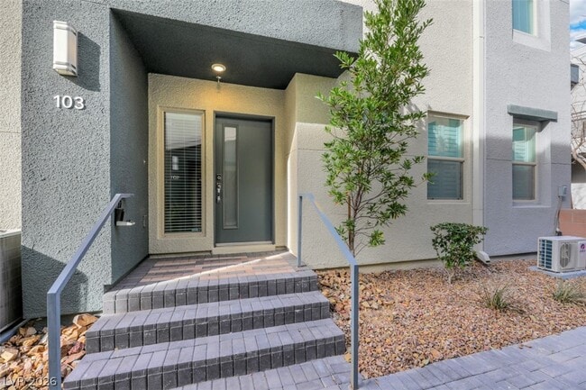 Building Photo - 11302 Kraft Mountain Ave Unit 103