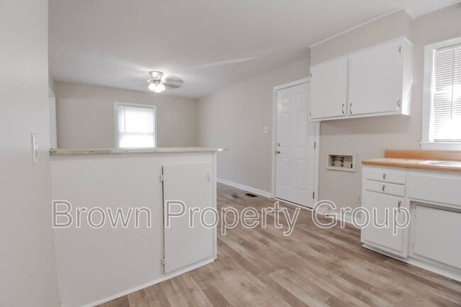 Photo - 1748 Wayne Ln