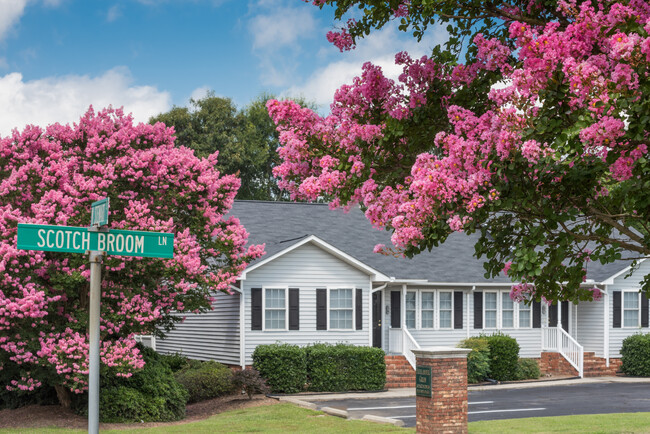 Highlander Green Apartments - Highlander Green Apartments
