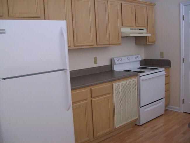 Photo - 3680 Snapps Ferry Rd Unit #4 3680 Snapps Ferry Rd