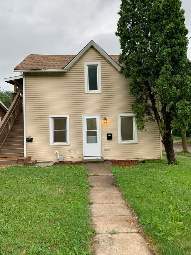 1002 Bush Street, Townhome Unit Lower Townhome Rental in Red Wing MN