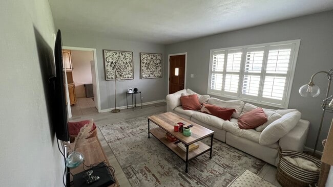 Photo - 5702 Cedar Forest Dr S