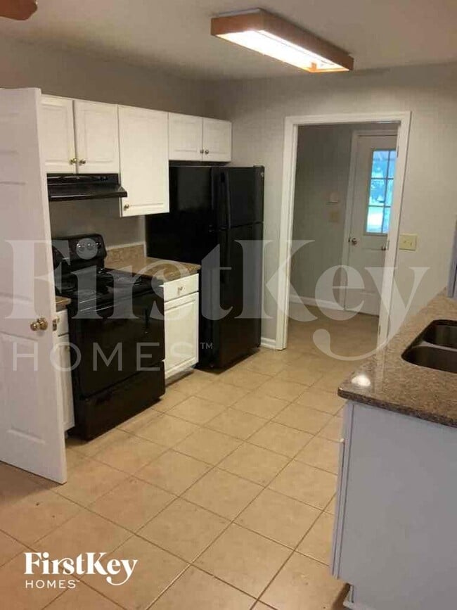 Photo - 1675 Pilgrim Way