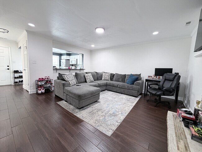 Photo - 1528 Jameson Dr