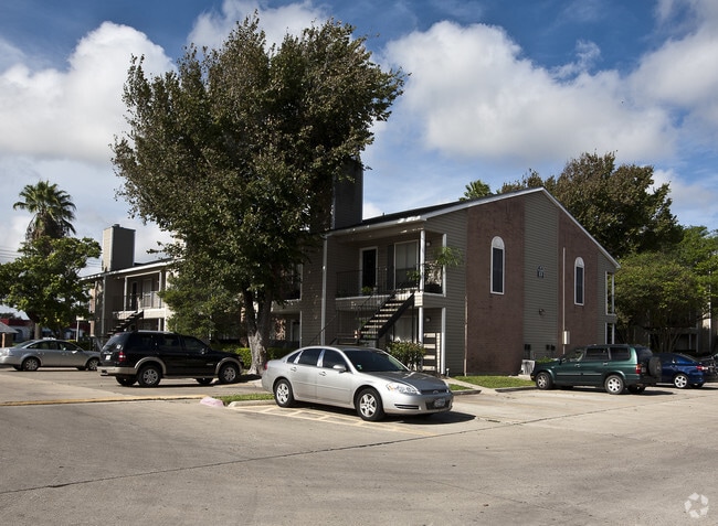Yardarm Apartment Homes