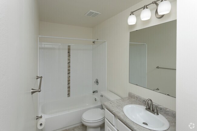 1BR, 1BA - 658SF