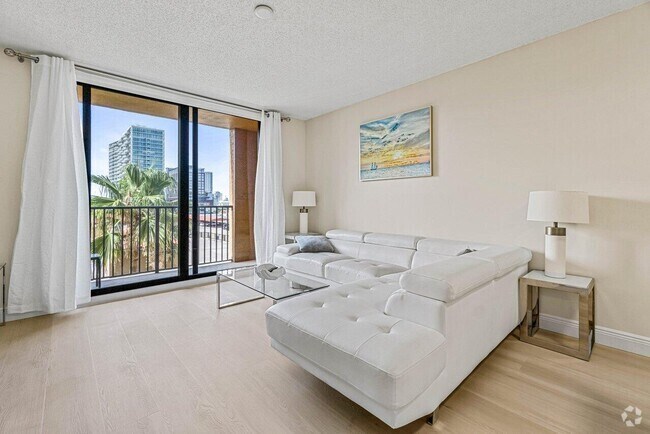 Building Photo - 651 Okeechobee Blvd Unit 408 Rental
