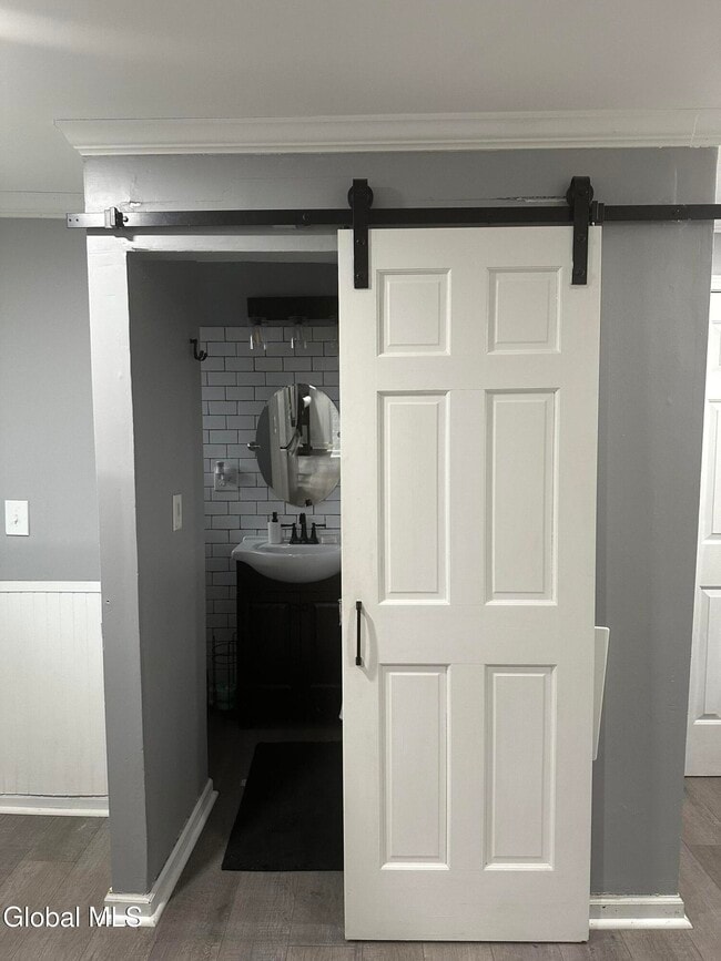 Photo - 39 S Lake Ave Unit 1