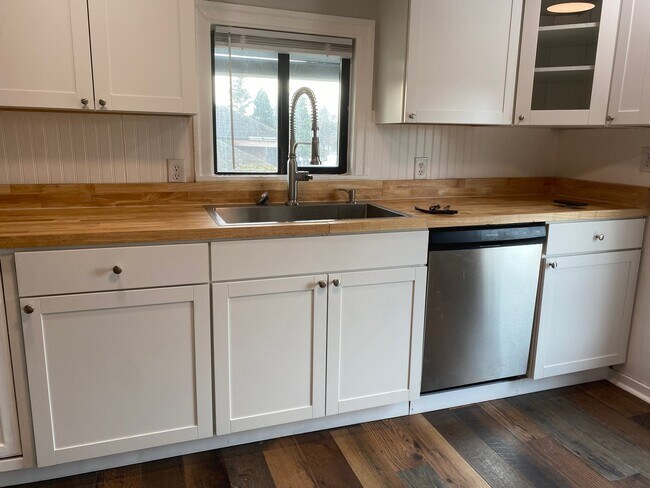 Photo - 1901 Lombard Ave Unit C