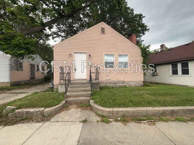 Building Photo - 714 E Vaile Ave