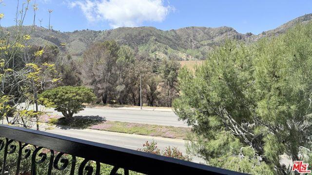 Building Photo - 1488 Palisades Dr Rental